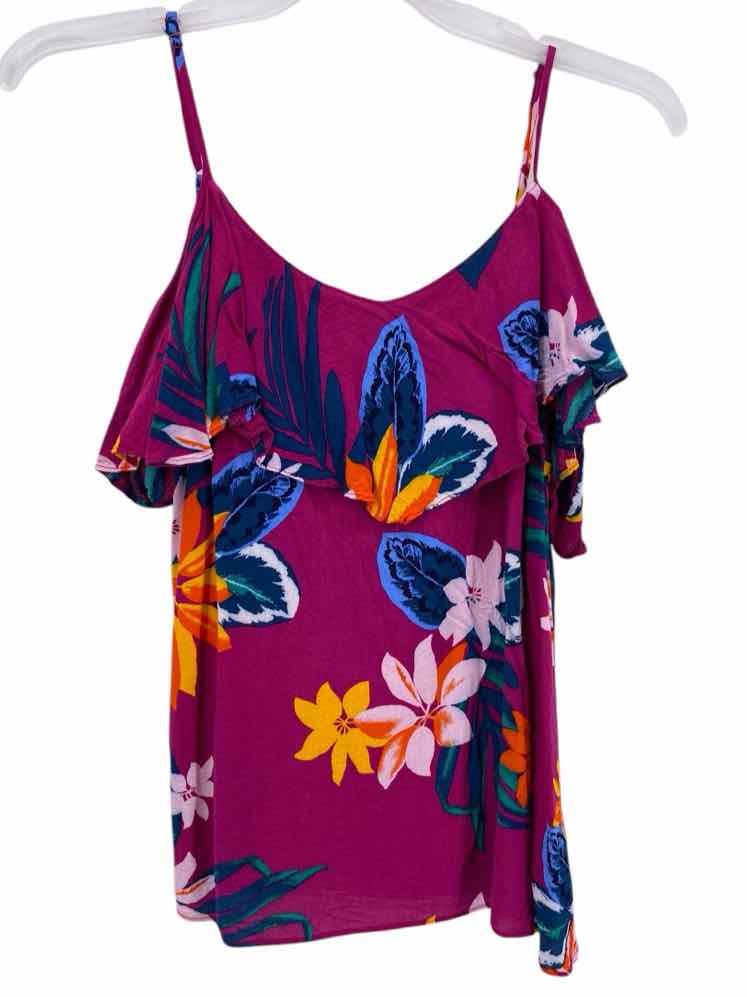Ladies Old Navy Size M Shirt