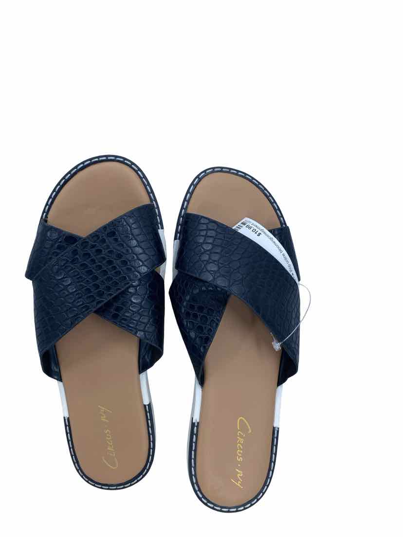 Circus Ladies Size 9 Sandals