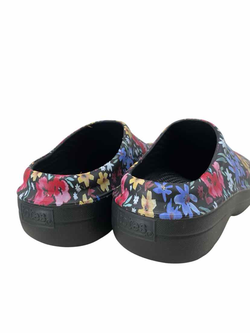 Everywear Ladies Size 8 Shoes