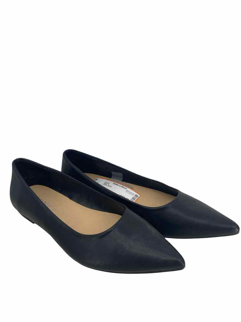 xoxo Ladies Size 6 Shoes