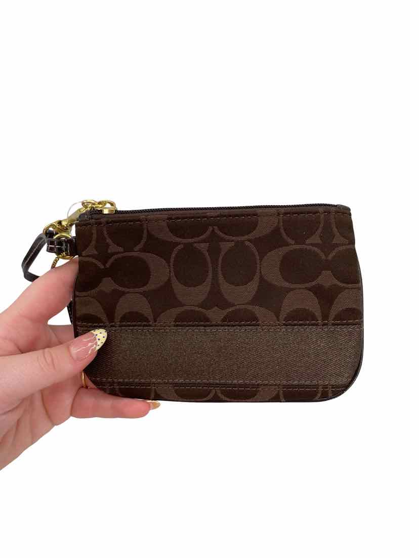 Coach Ladies 9/10 Wristlet