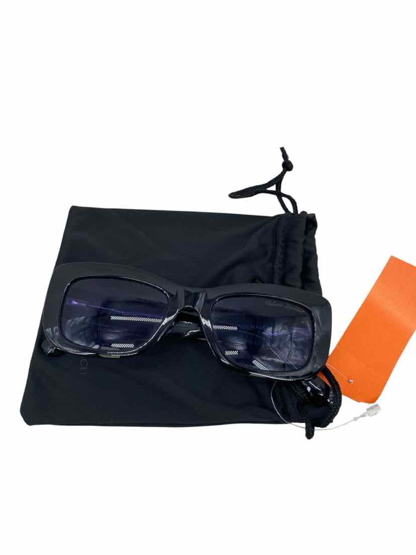 Valerie Spencer Ladies w/ Bag Sunglasses
