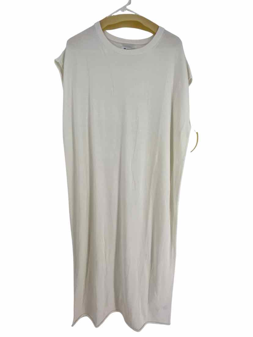 Wenrine Ladies Size Medium NEW Dress