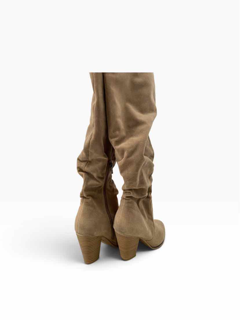 Universal Thread Ladies Size 6.5 Boots