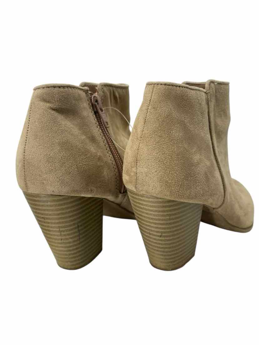 Old Navy Ladies Size 7 Boots