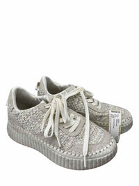 Universal Thread Ladies Size 8 Shoes
