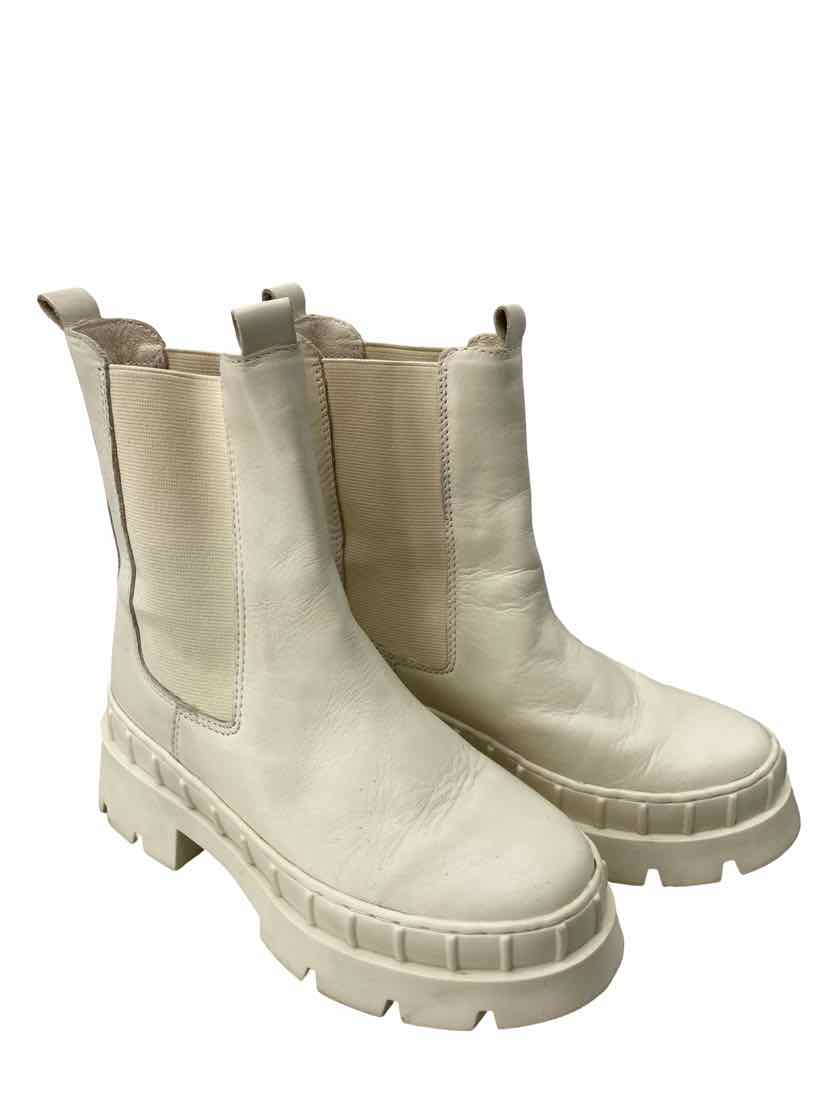 Steve Madden Ladies Size 5 Boots