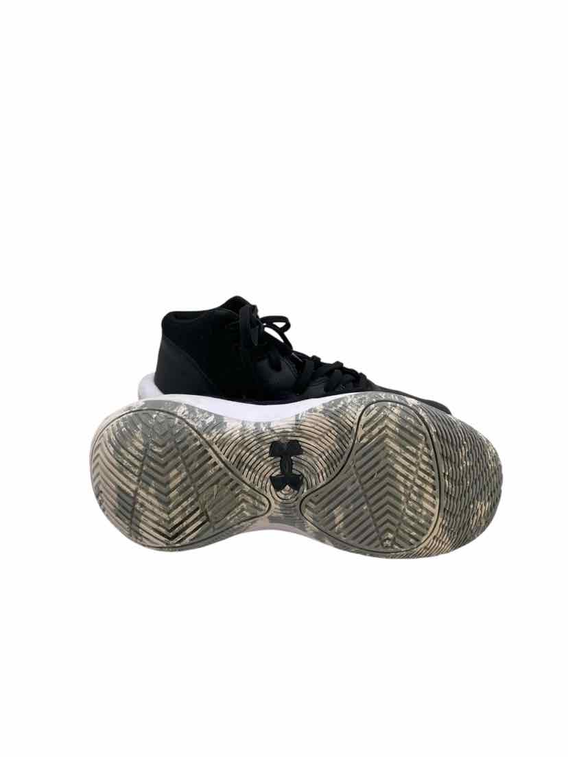 Under Armour Kids Size 4.5 Shoes