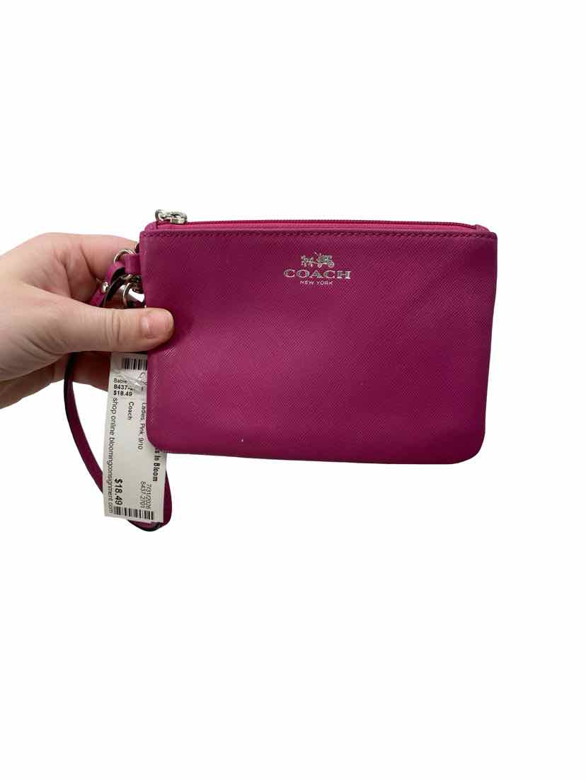 Coach Ladies 9/10 Wristlet