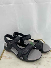 Clarks Ladies Size 11 NEW Shoes