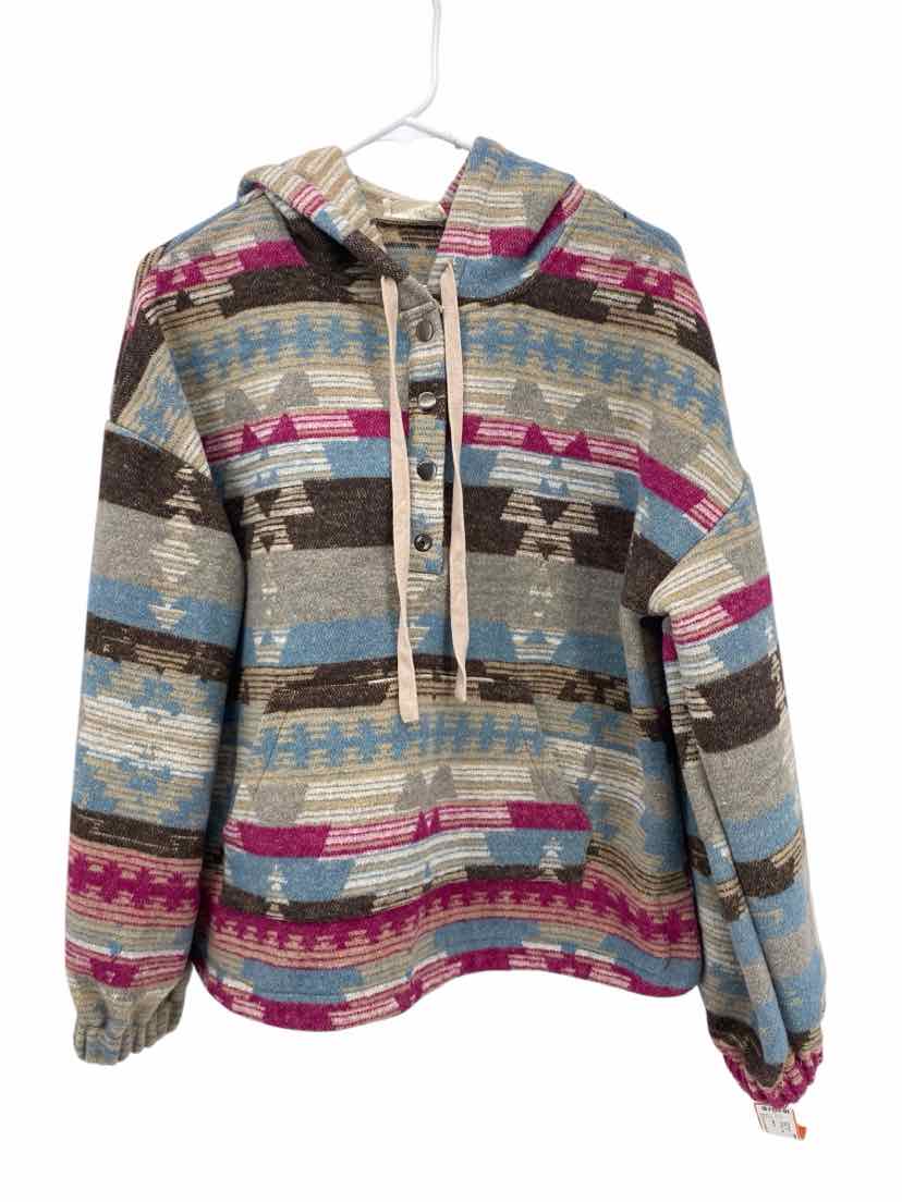 New In Ladies Size S Pullover