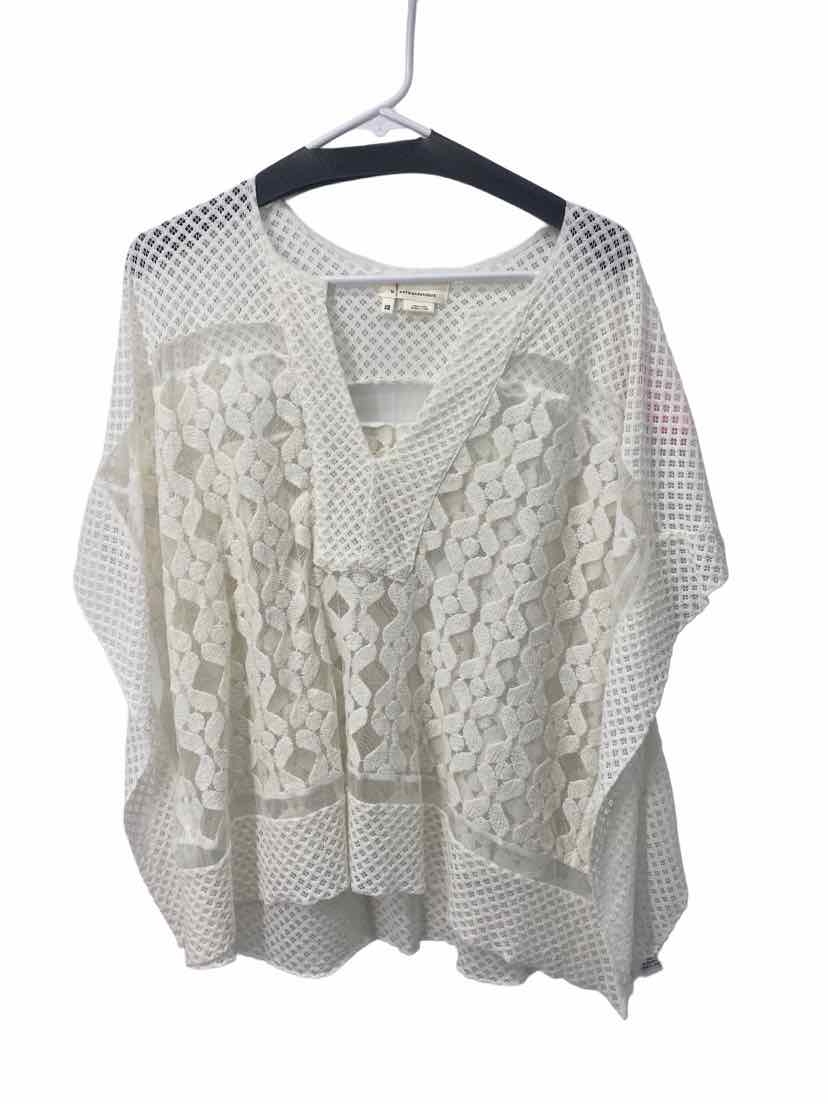 Anthropologie Ladies Size One Size Shirt