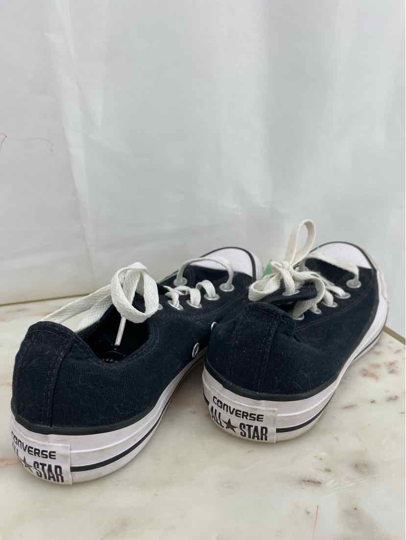 Converse Ladies Size 6 Shoes