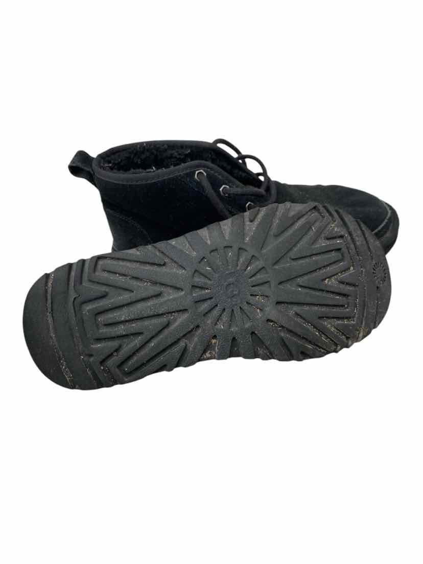 Ugg Ladies Size 8 Shoes