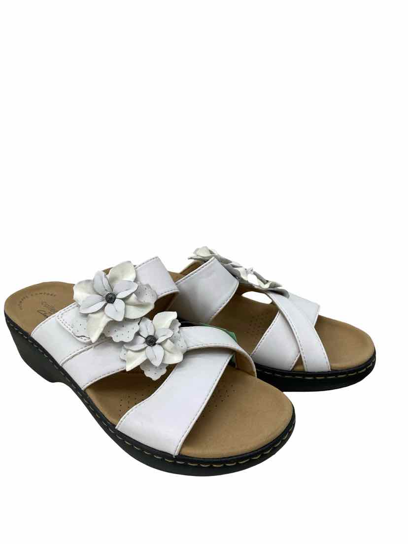 Clarks Ladies Size 8.5 Like New Sandals