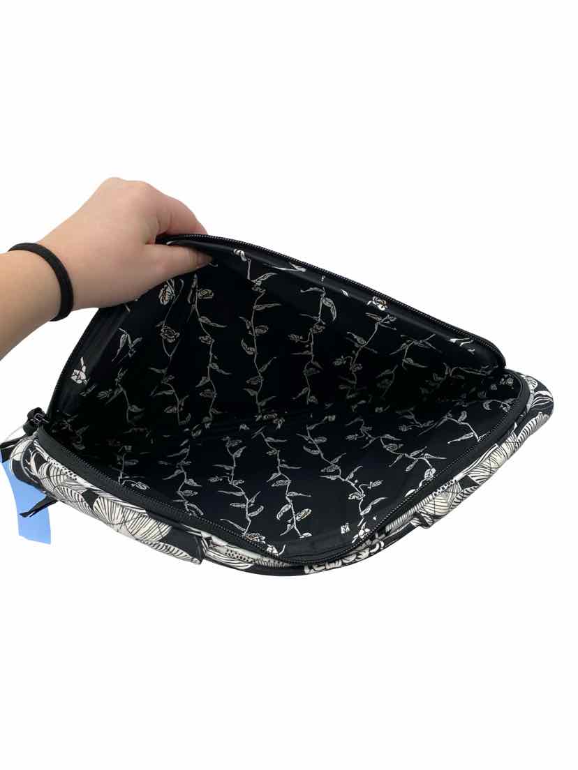 Vera Bradley Ladies Size 15.5in NEW Laptop Case
