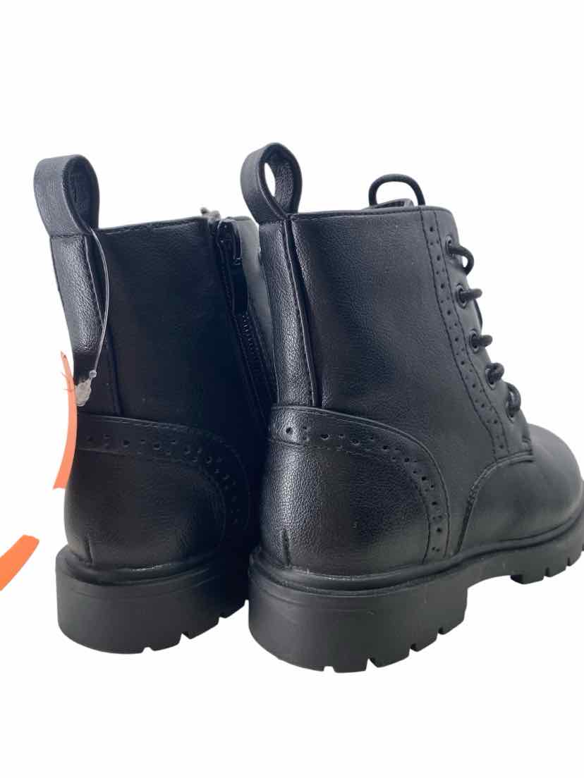 Dream Pairs Kids Size 8 Like New Boots