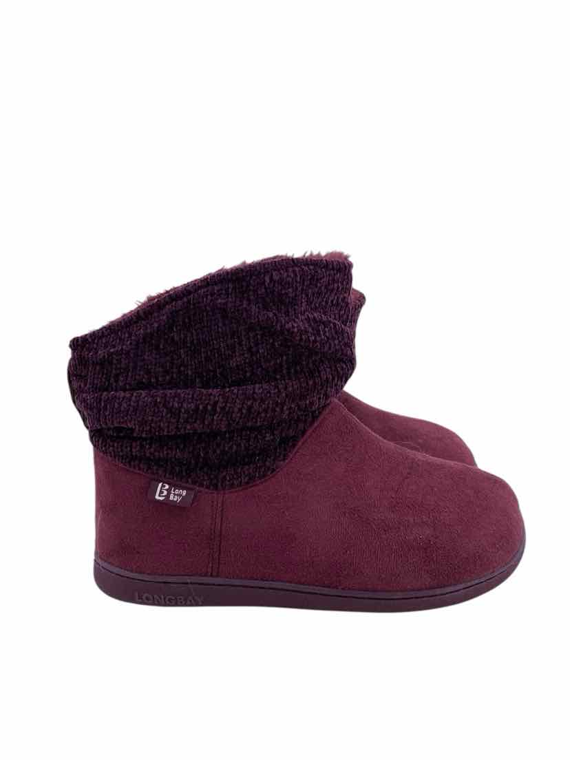 Long Bay Ladies Size 7-8 Slippers