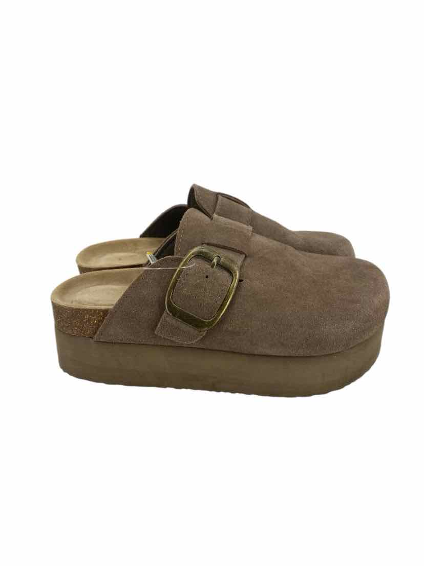 Cushionaire Ladies Size 6 Shoes