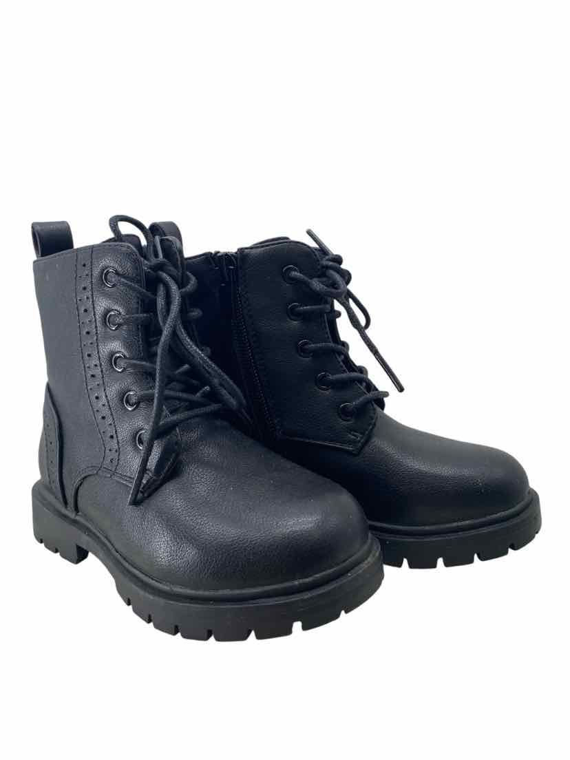Dream Pairs Kids Size 8 Like New Boots