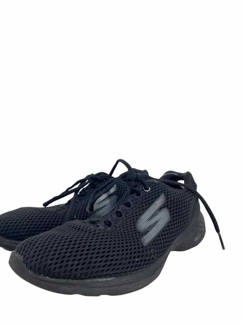Sketchers Ladies Size 7.5 Shoes