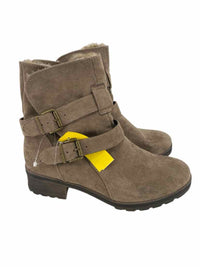 White Mountain Ladies Size 9.5 Boots