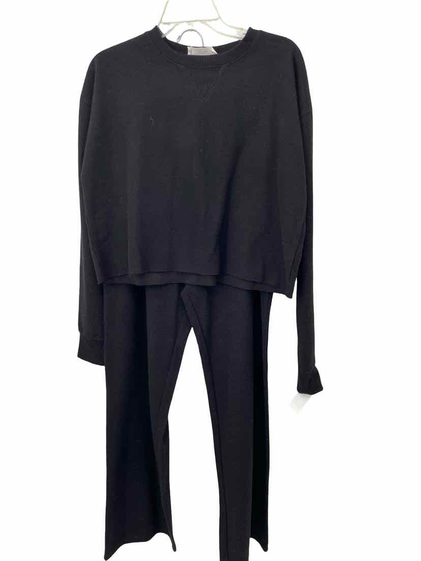 Double Zero Ladies Size M/L 2 pc Set