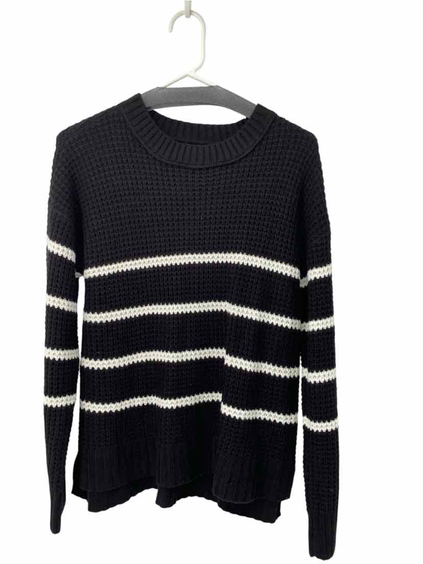 So Ladies Size S Sweater
