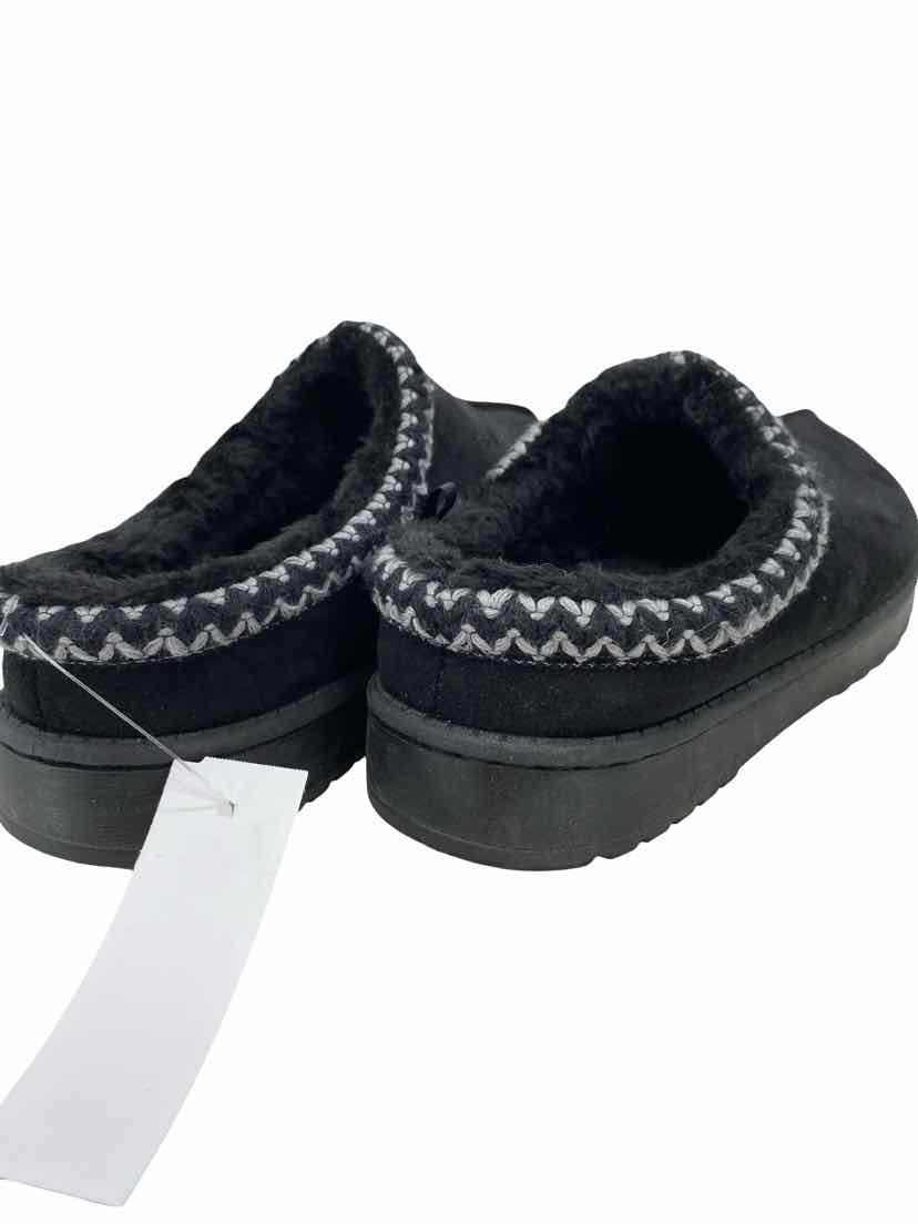 White Mountain Ladies Size 8 Shoes