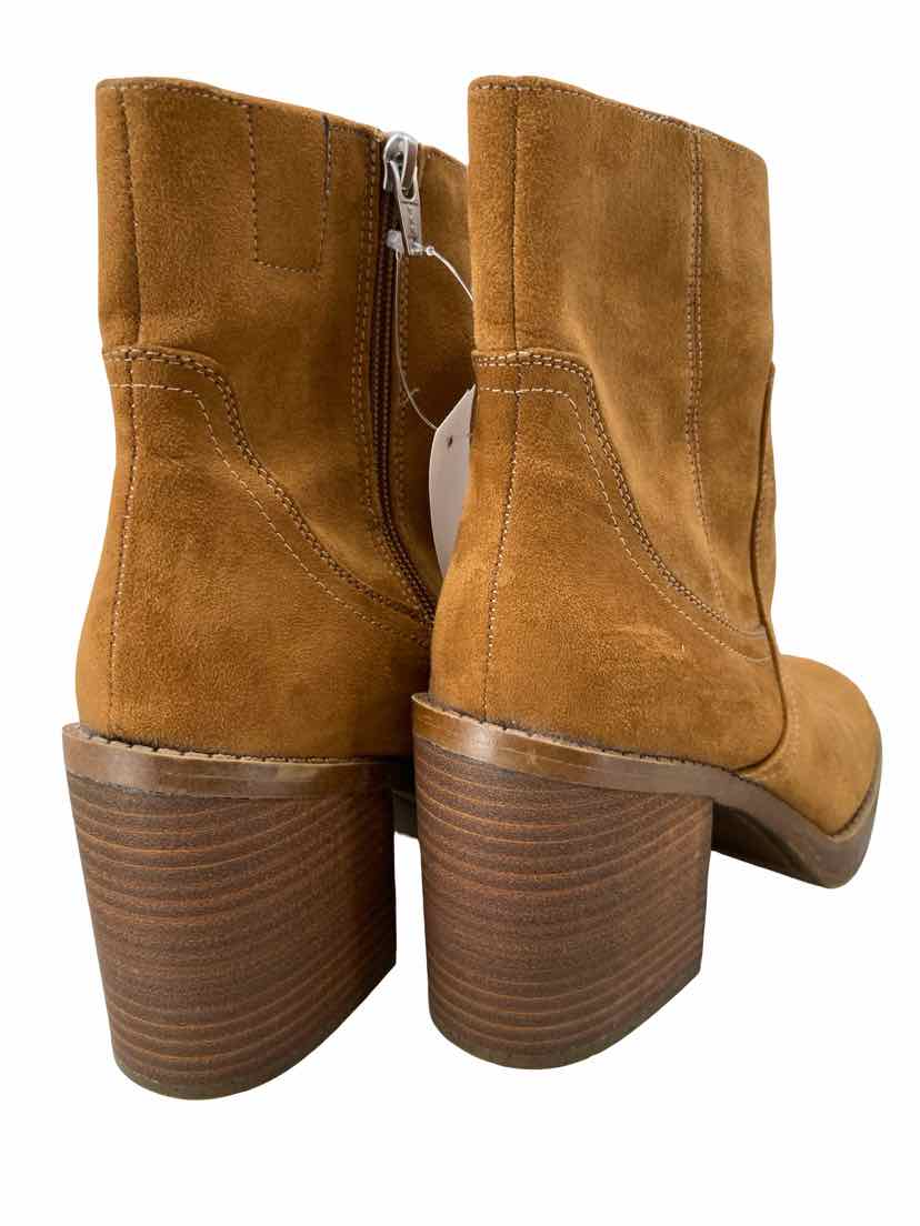 Universal Thread Ladies Size 7 Boots