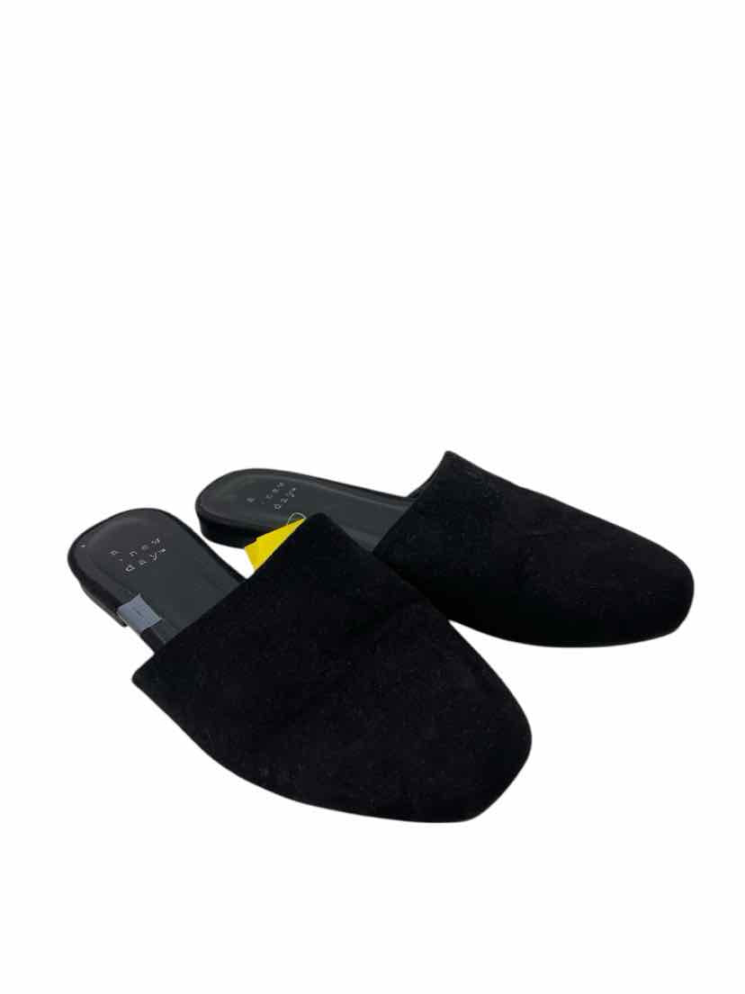 A New Day Ladies Size 6 Shoes