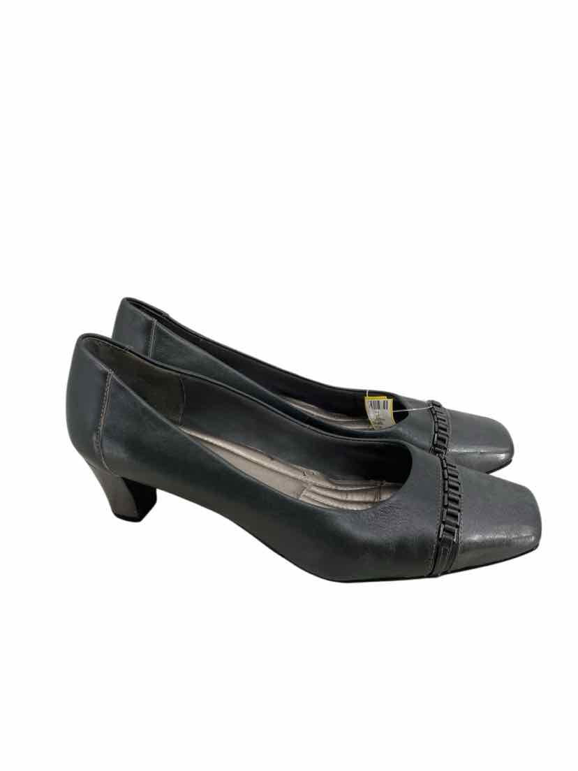 Easy Spirit Ladies Size 6 Shoes