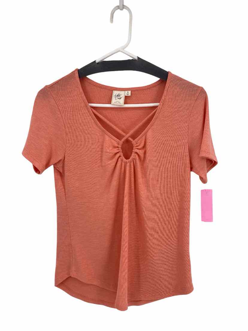 White Crow Ladies Size S Shirt