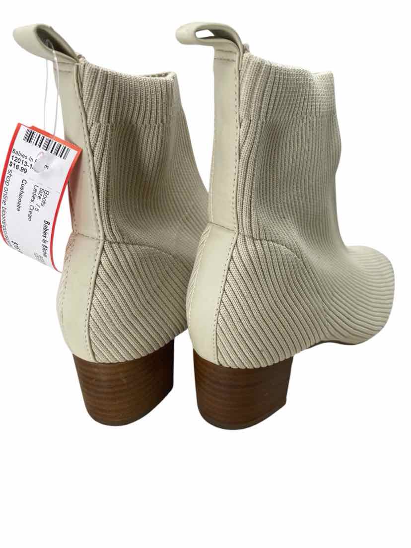 Cushionaire Ladies Size 7.5 Boots