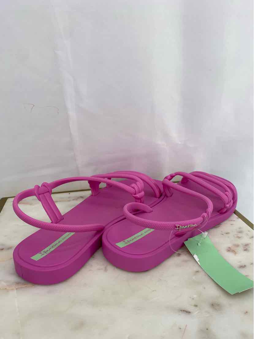 Ipanema Ladies Size 9 Sandals