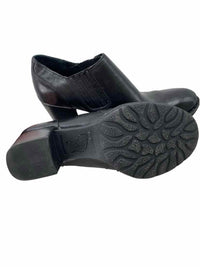 Born Ladies Size 10 Boots