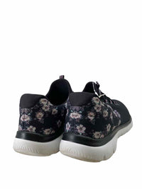 Sketchers Ladies Size 7.5 Shoes