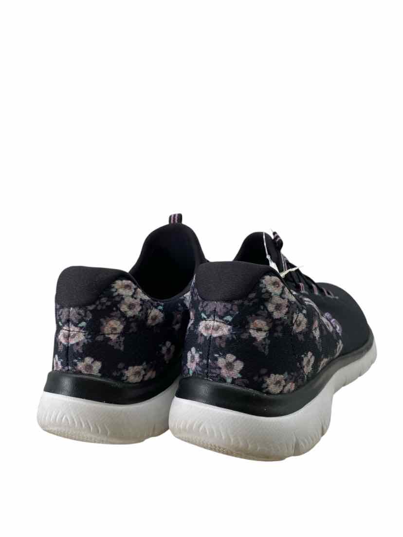 Sketchers Ladies Size 7.5 Shoes