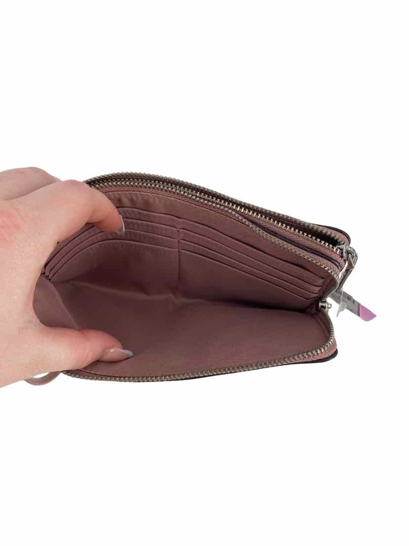 Coach Ladies 9/10 Wristlet