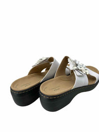 Clarks Ladies Size 8.5 Like New Sandals