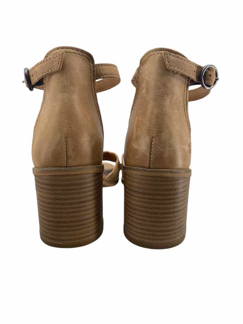 Lucky Brand Ladies Size 7.5 Shoes