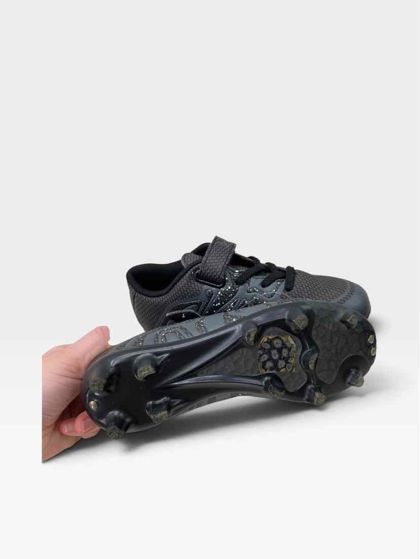 Dream Pairs Kids Size 13 Cleats