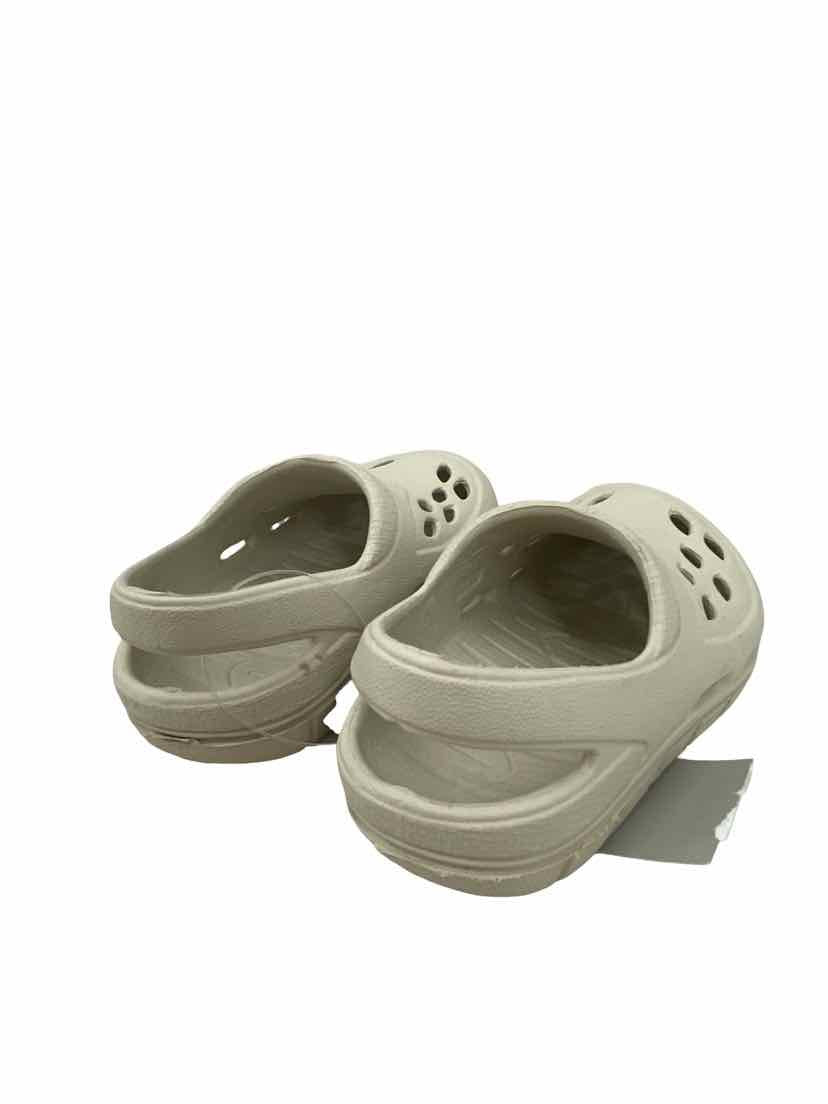 No Brand Kids Size 3 Shoes