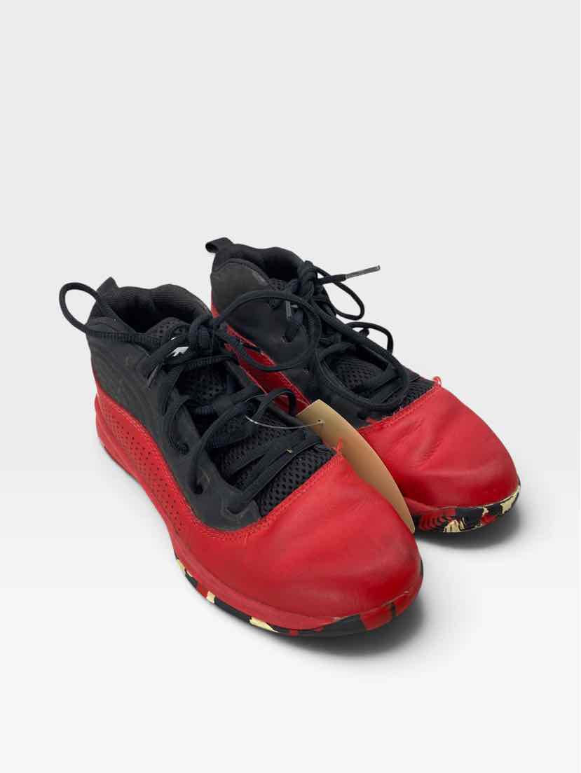 Under Armour Kids Size 3 Shoes