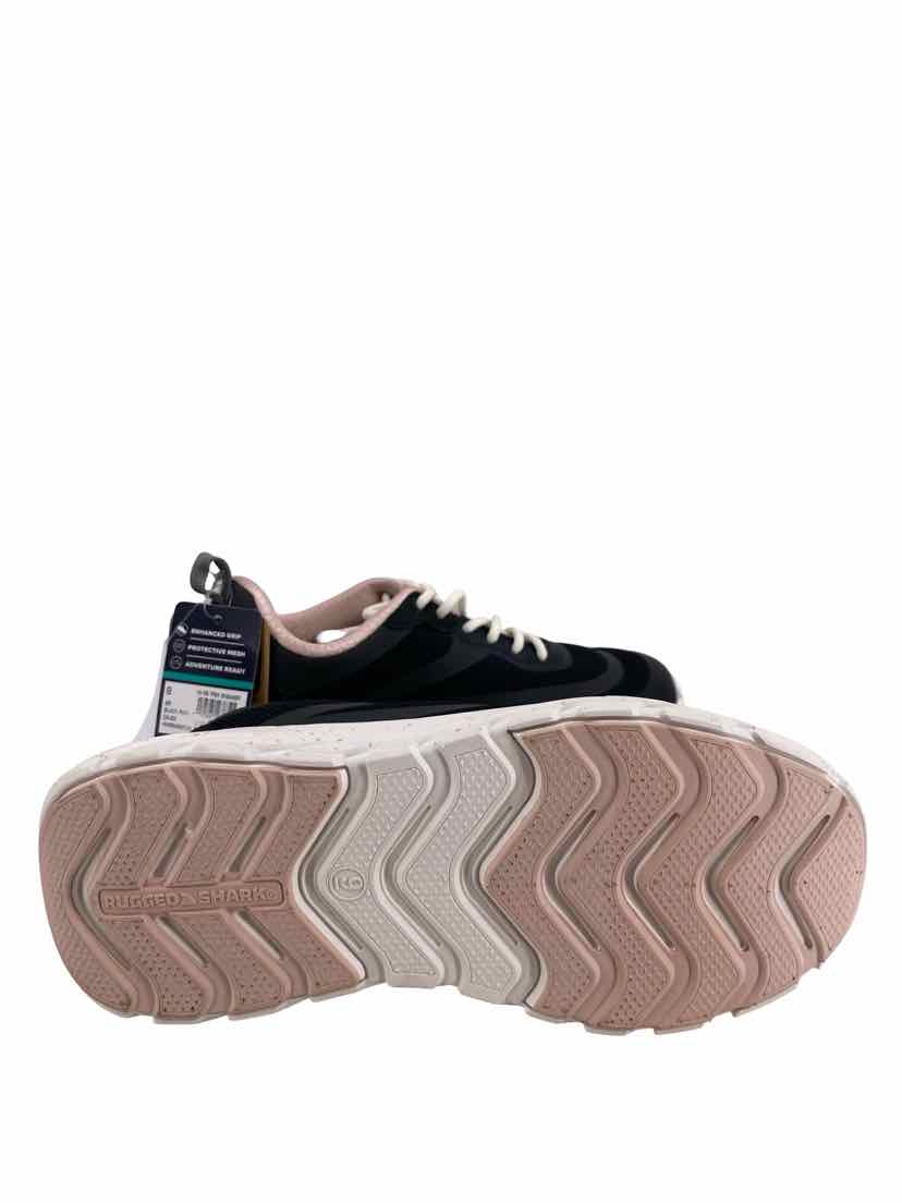 Rugged Shark Ladies Size 9 NEW Shoes