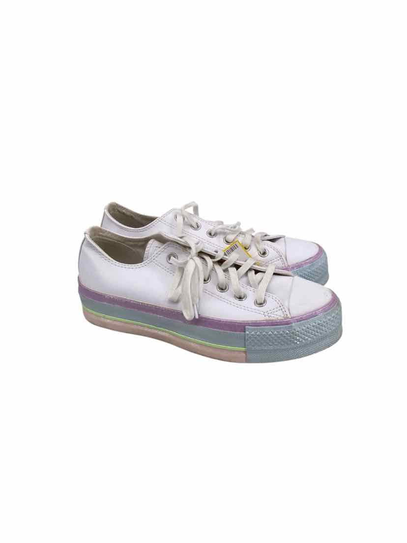 Converse Ladies Size 8 Shoes