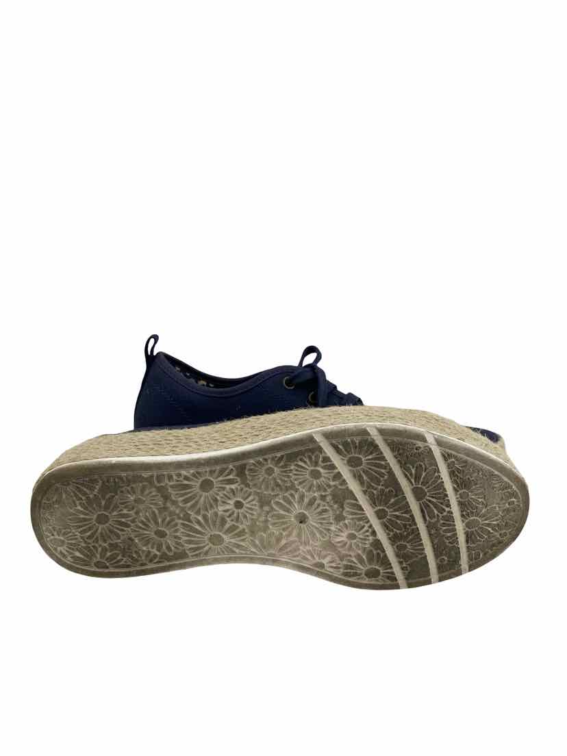 Bobs Ladies Size 6.5 Shoes
