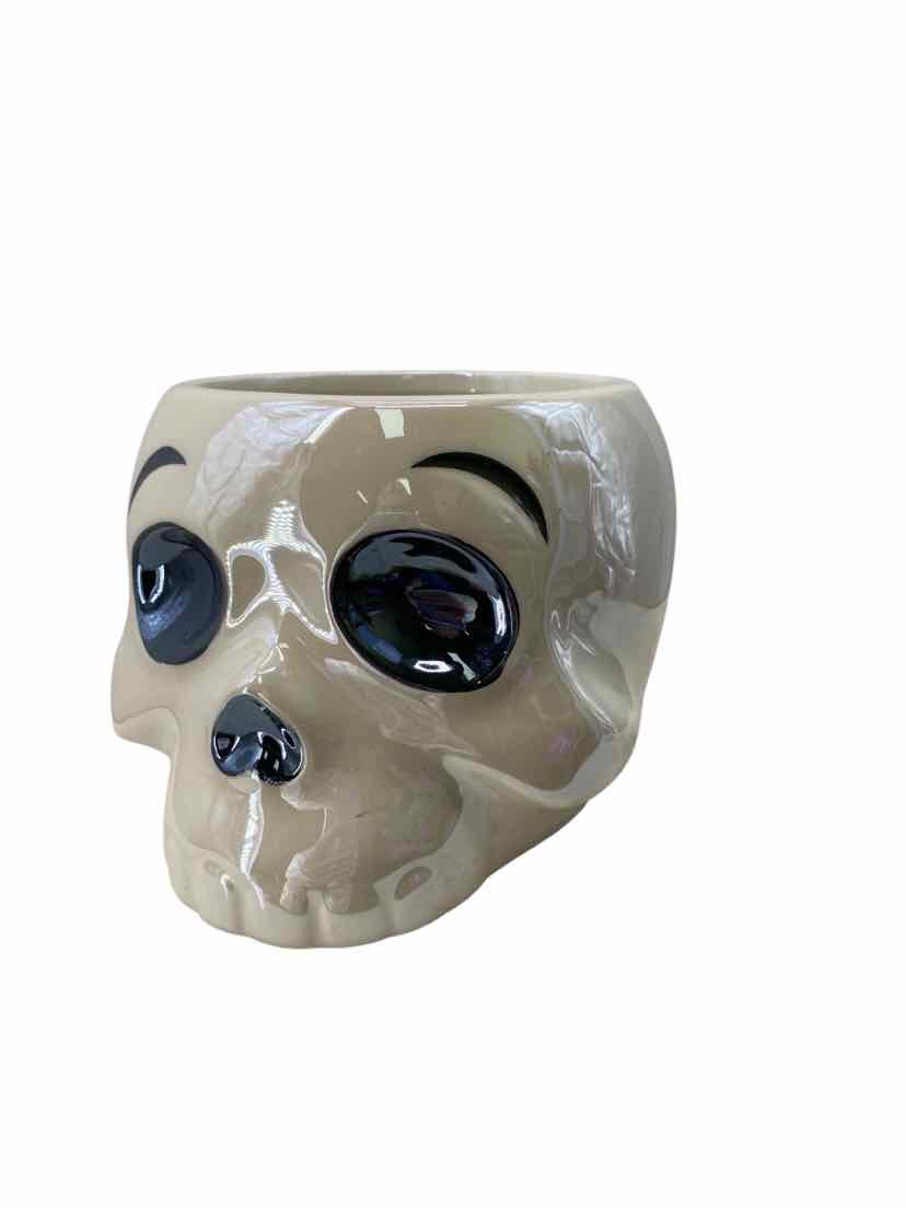 Way to Celebrate White Skull Table Decor
