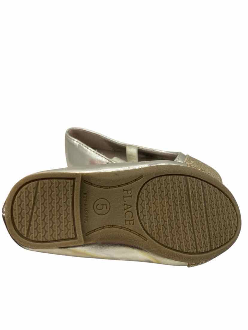 Childrens Place Kids Size 5 Shoes