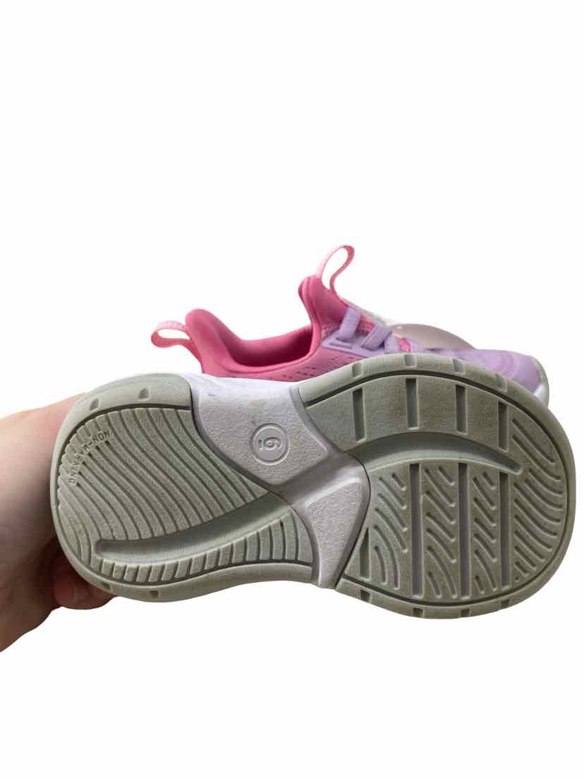 All in Motion Kids Size 6 Shoes